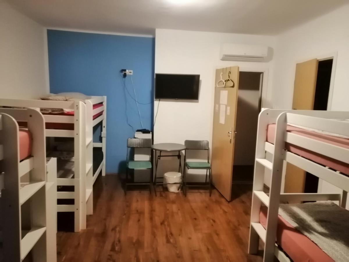 Hostel Kvarner- Private Rooms & Dorms Риека Экстерьер фото
