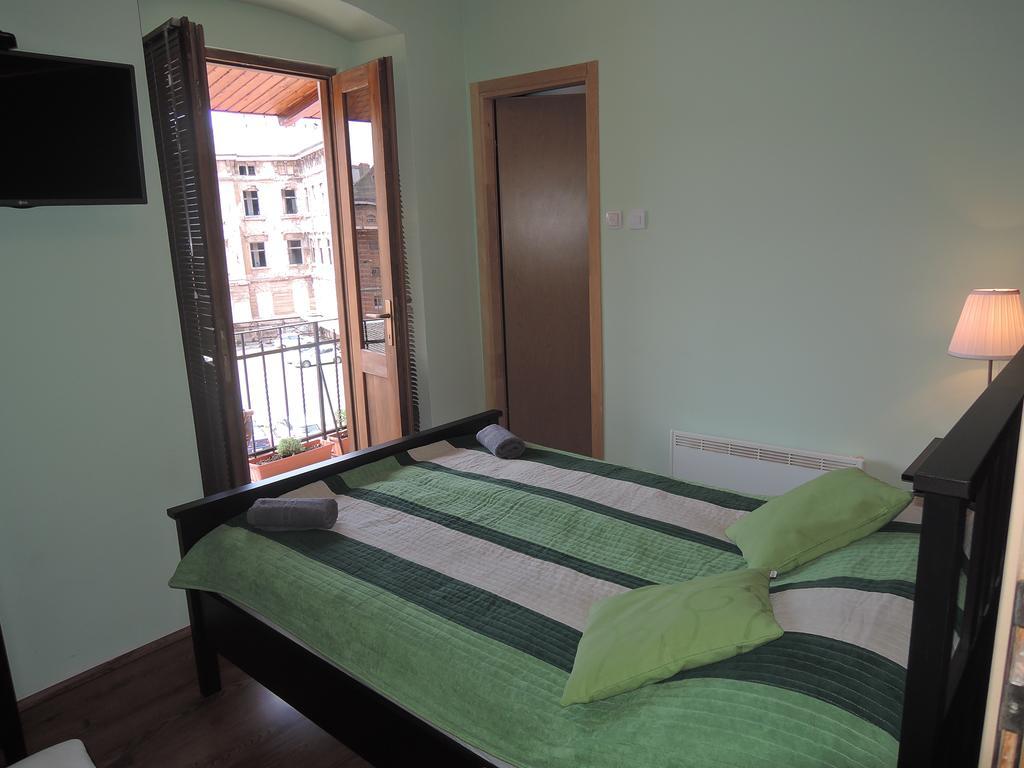 Hostel Kvarner- Private Rooms & Dorms Риека Экстерьер фото