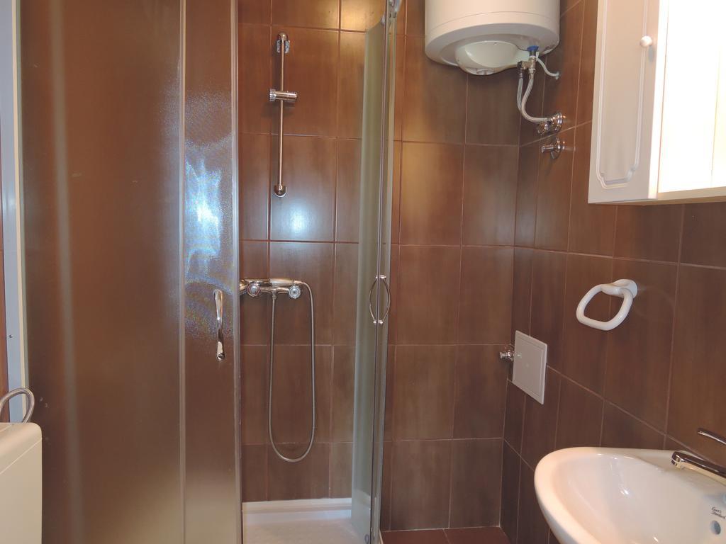 Hostel Kvarner- Private Rooms & Dorms Риека Экстерьер фото
