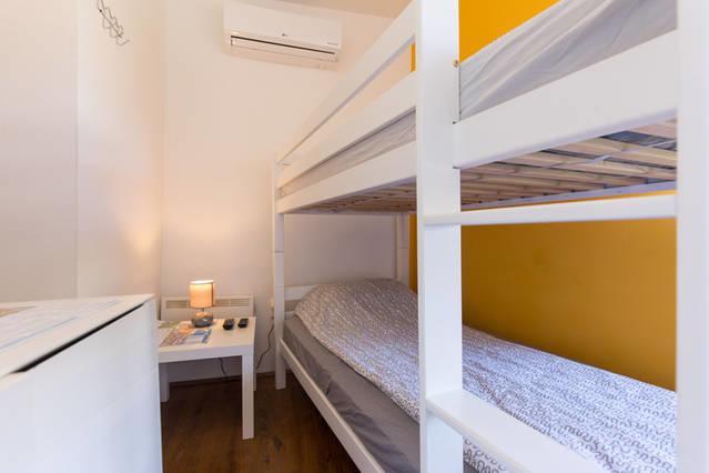 Hostel Kvarner- Private Rooms & Dorms Риека Экстерьер фото
