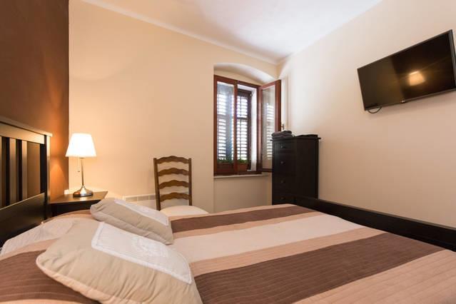 Hostel Kvarner- Private Rooms & Dorms Риека Экстерьер фото